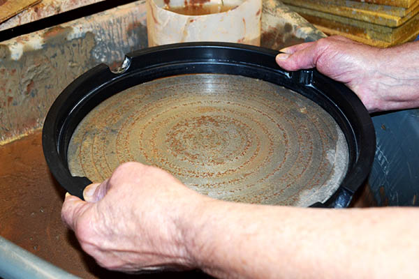 The best product to centre clay on a potters wheel